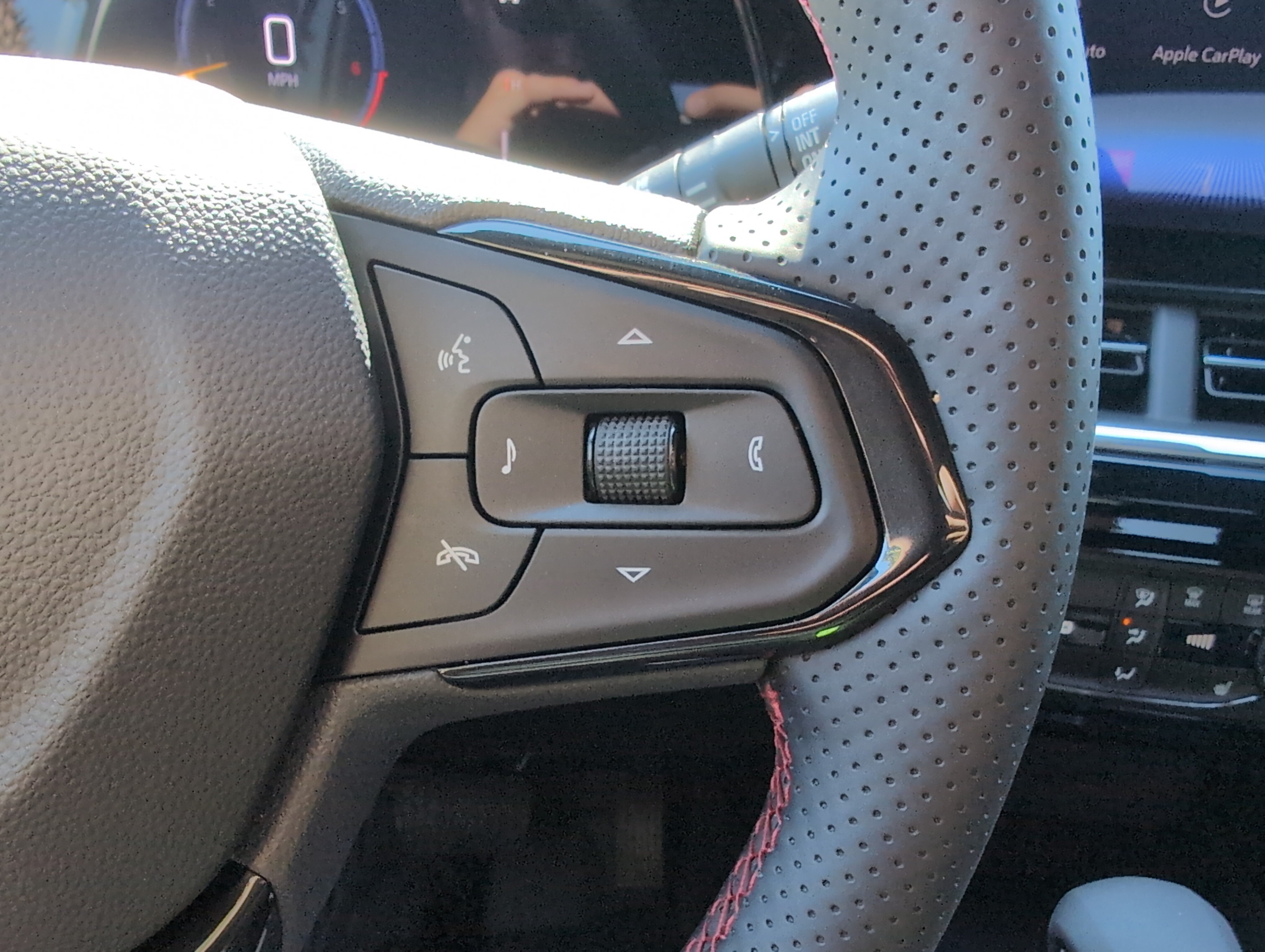 Used 2026 Chevrolet Trax RS w/ Driver Confidence Package FWD image 20