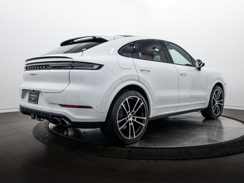 Certified 2026 Porsche Cayenne Coupe image 7
