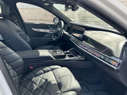 Used 2025 BMW 740i xDrive AWD/4WD image 42
