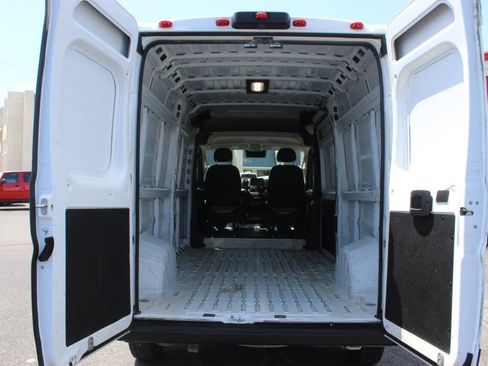 Used 2025 RAM ProMaster 2500 w/ Convenience Group FWD image 13