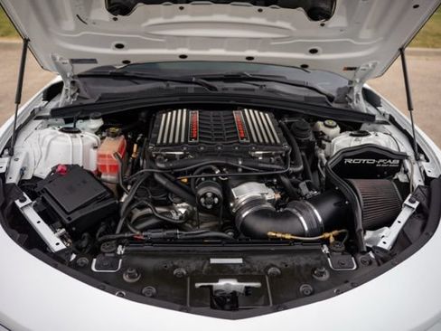Used 2019 Chevrolet Camaro ZL1 RWD image 30