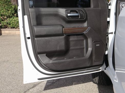 Used 2020 Chevrolet Silverado 1500 LT Trail Boss image 15