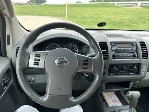 Used 2007 Nissan Frontier LE w/ Rockford Fosgate Pkg RWD image 12