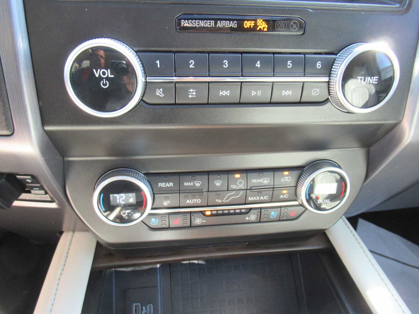 Used 2021 Ford Expedition Platinum RWD image 30
