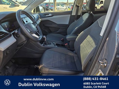 Certified 2023 Volkswagen Taos SE w/ Panoramic Sunroof Package image 15