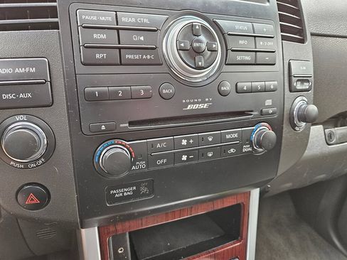 Used 2008 Nissan Pathfinder LE AWD/4WD image 24