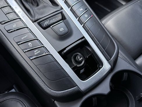 Used 2021 Porsche Macan S image 20