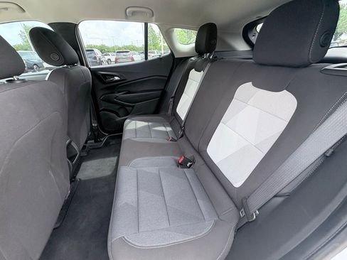 Used 2024 Chevrolet Trax LS w/ LS Convenience Package image 7