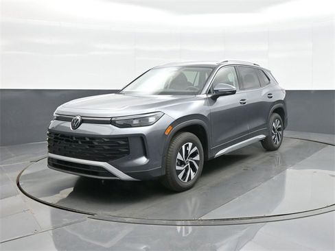 New 2026 Volkswagen Tiguan S image 3