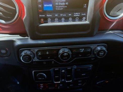 Used 2020 Jeep Wrangler Unlimited Rubicon w/ LED Lighting Group AWD/4WD image 17