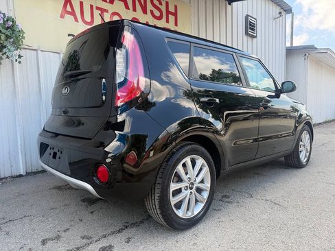 Used 2017 Kia Soul + FWD image 4