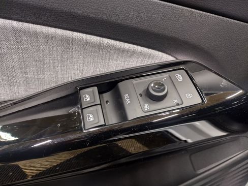 New 2026 Volkswagen ID.4 Pro image 16