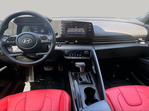 Used 2025 Hyundai Elantra Sport FWD image 16