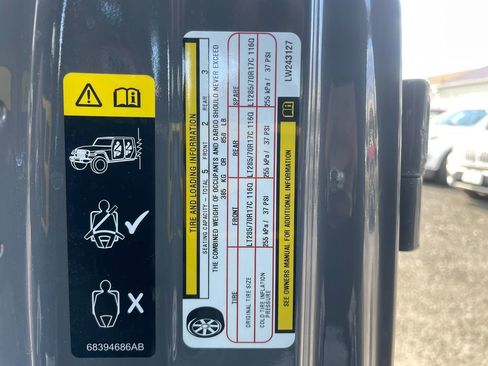 Used 2020 Jeep Wrangler Unlimited Rubicon w/ Dual Top Group AWD/4WD image 33