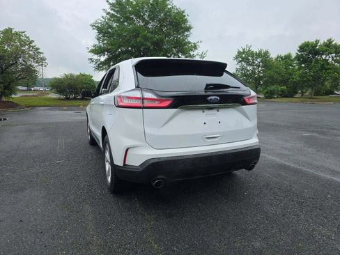 Used 2020 Ford Edge SE FWD image 2