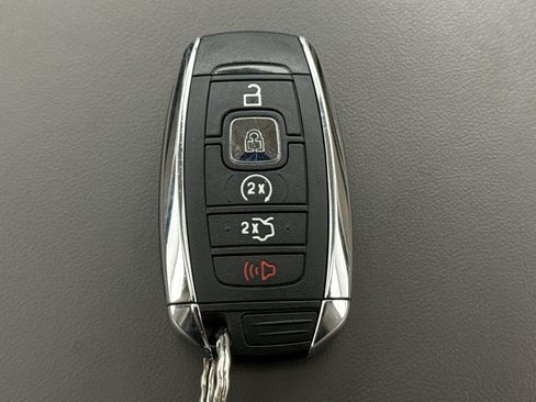 Used 2019 Lincoln Nautilus Reserve w/ Driver Assistance Package image 25