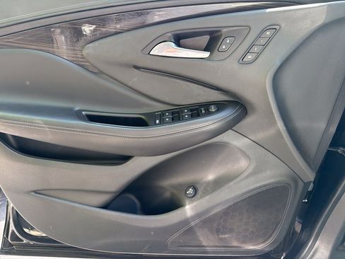 Used 2019 Buick Envision Essence AWD/4WD image 29