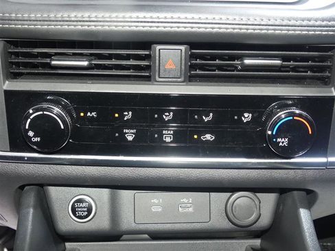 Used 2023 Nissan Rogue S AWD/4WD image 37