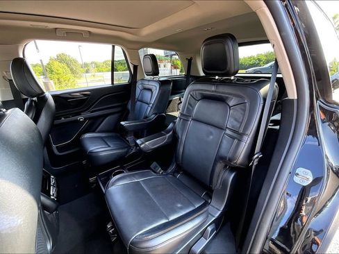 Used 2024 Lincoln Aviator Reserve AWD/4WD image 24