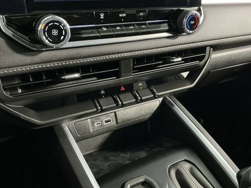 Used 2024 Chevrolet Colorado LT w/ LPO, Dark Essentials Package image 29