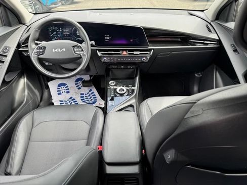 Certified 2024 Kia Niro Wind w/ Wind Preserve Package FWD image 12