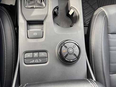 Used 2024 Ford Ranger Lariat w/ FX4 Off-Road Package image 36