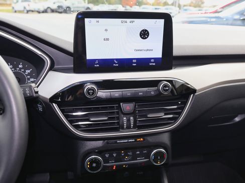 Used 2022 Ford Escape SE w/ Cold Weather Package image 16