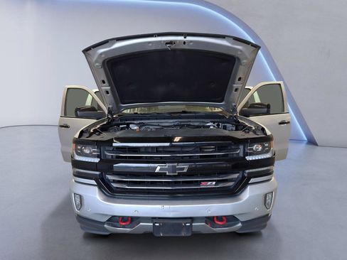 Used 2018 Chevrolet Silverado 1500 LTZ Z71 w/ Redline Edition AWD/4WD image 10