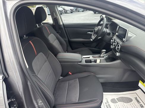 New 2025 Nissan Sentra SR FWD image 17