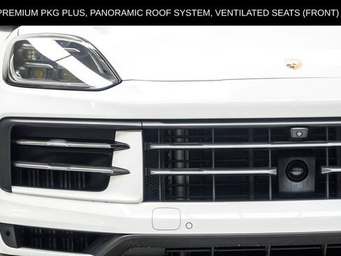 Used 2024 Porsche Cayenne AWD/4WD image 13