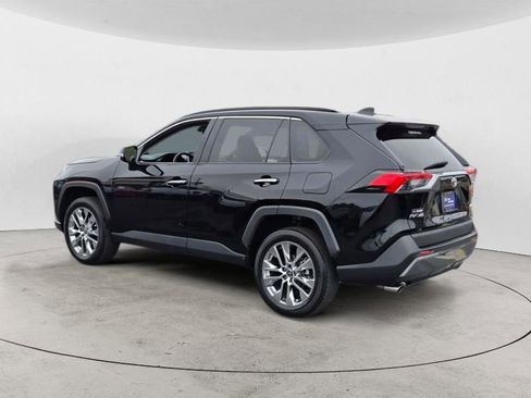 Used 2021 Toyota RAV4 Limited image 5