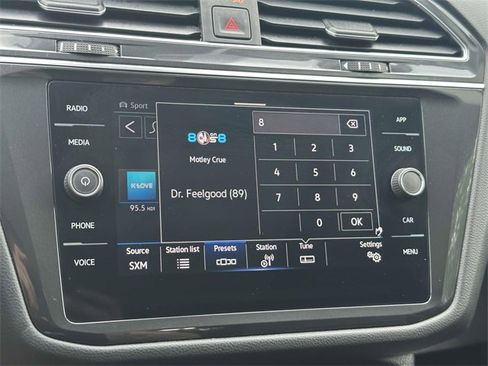 Certified 2022 Volkswagen Tiguan SE image 38