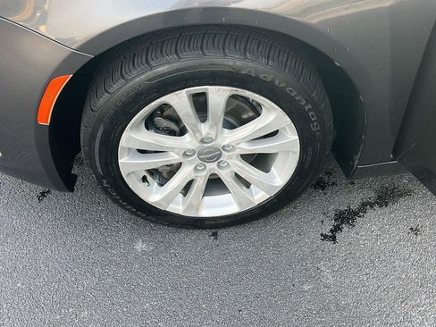 Used 2016 Chrysler 200 Limited image 35