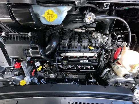 Used 2019 Dodge Journey SE image 19