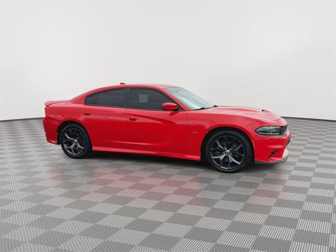 Used 2019 Dodge Charger R/T image 9