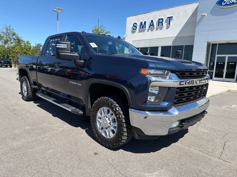 Used 2022 Chevrolet Silverado 2500 LT w/ Convenience Package RWD image 2