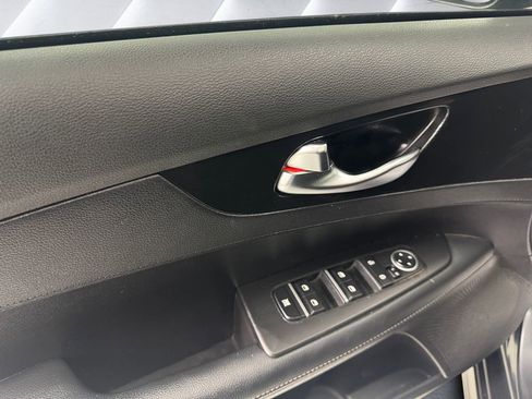 Used 2023 Kia Forte GT-Line w/ GT-Line Technology Package image 12