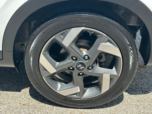 Used 2024 Hyundai Venue SEL FWD image 26