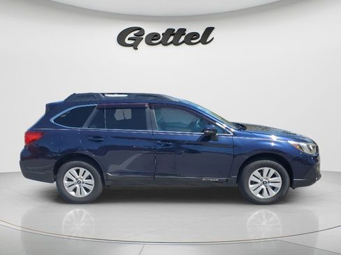 Used 2018 Subaru Outback 2.5i Premium image 11