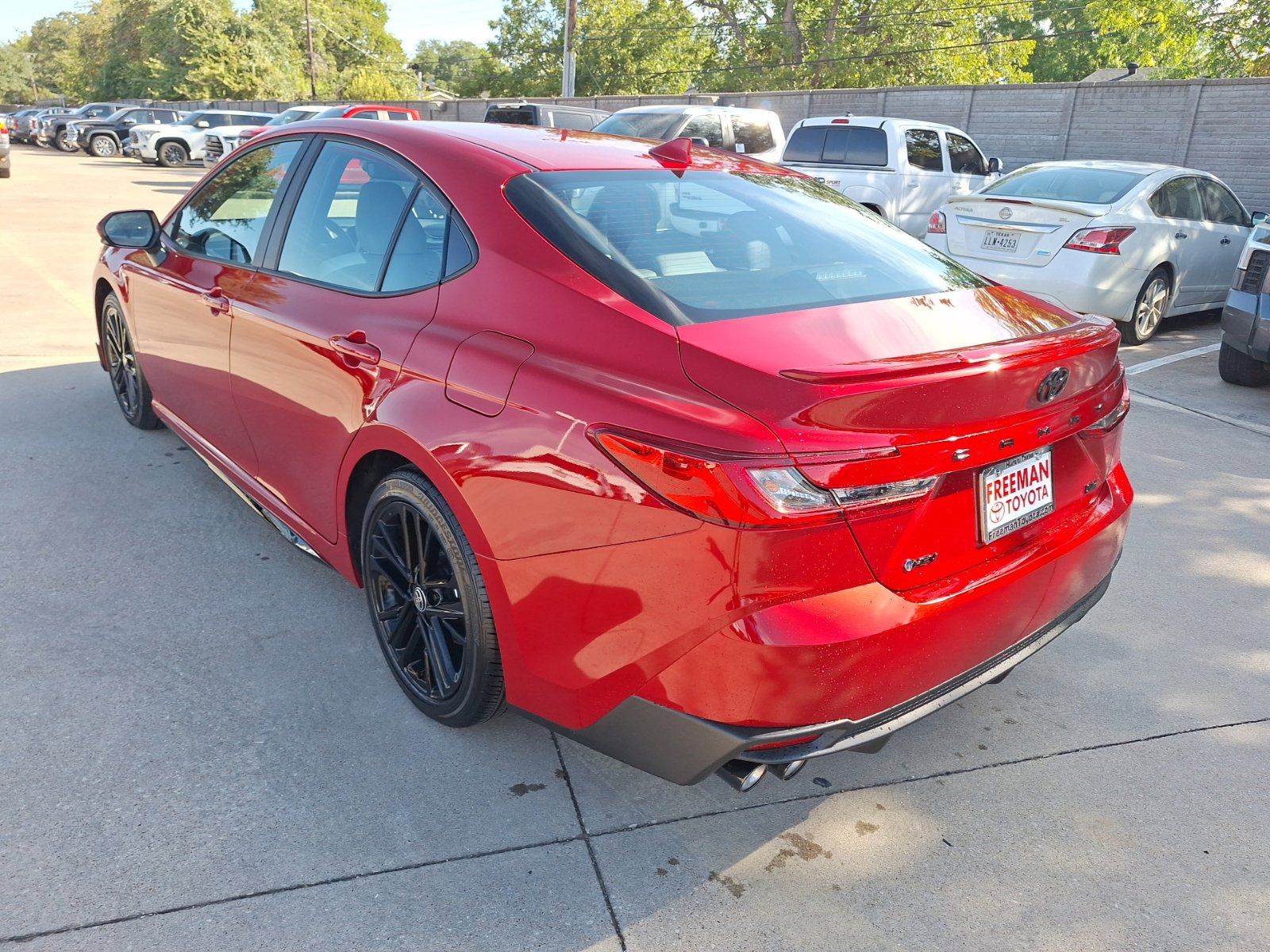 Used 2026 Toyota Camry SE w/ Convenience Package FWD image 4