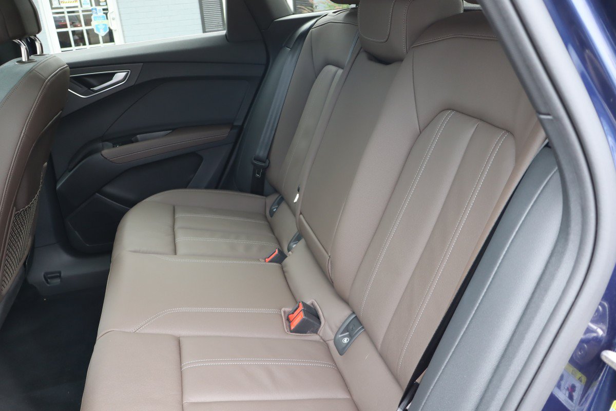 Used 2023 Audi Q4 e-tron Prestige AWD/4WD image 31