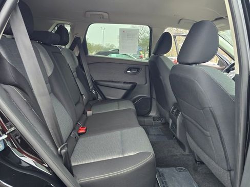 Used 2023 Nissan Rogue SV image 29