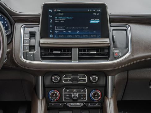 Used 2022 Chevrolet Tahoe LT w/ LT Signature Package AWD/4WD image 23