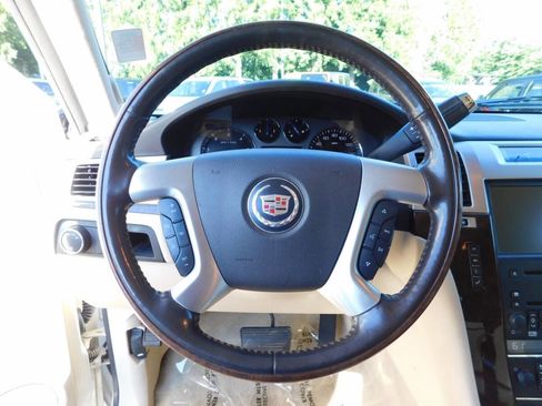 Used 2007 Cadillac Escalade AWD w/ Information Package image 10
