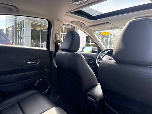 Used 2018 Honda HR-V EX-L image 9