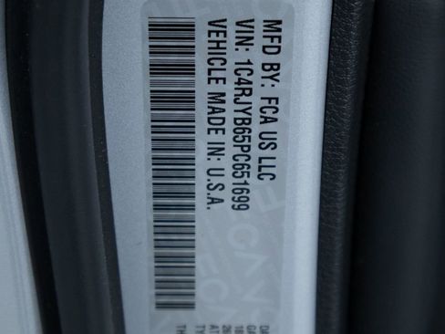 Used 2023 Jeep Grand Cherokee 4WD 4xe w/ Luxury Tech Group II image 28