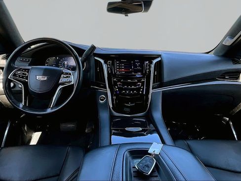 Used 2020 Cadillac Escalade Platinum AWD/4WD image 7