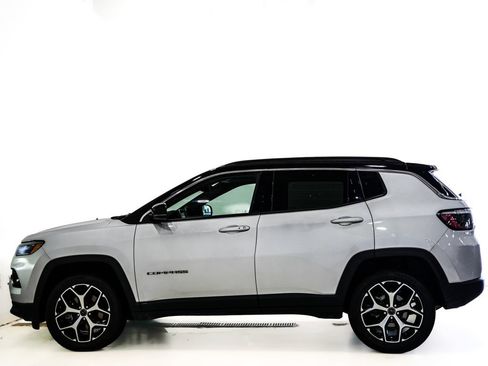Used 2025 Jeep Compass Limited AWD/4WD image 8