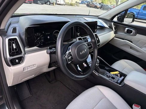 Used 2023 Kia Sorento SX FWD image 12