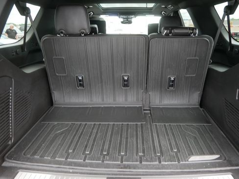 Certified 2025 GMC Yukon XL AT4 Ultimate w/ LPO, Floor Liner Package AWD/4WD image 13